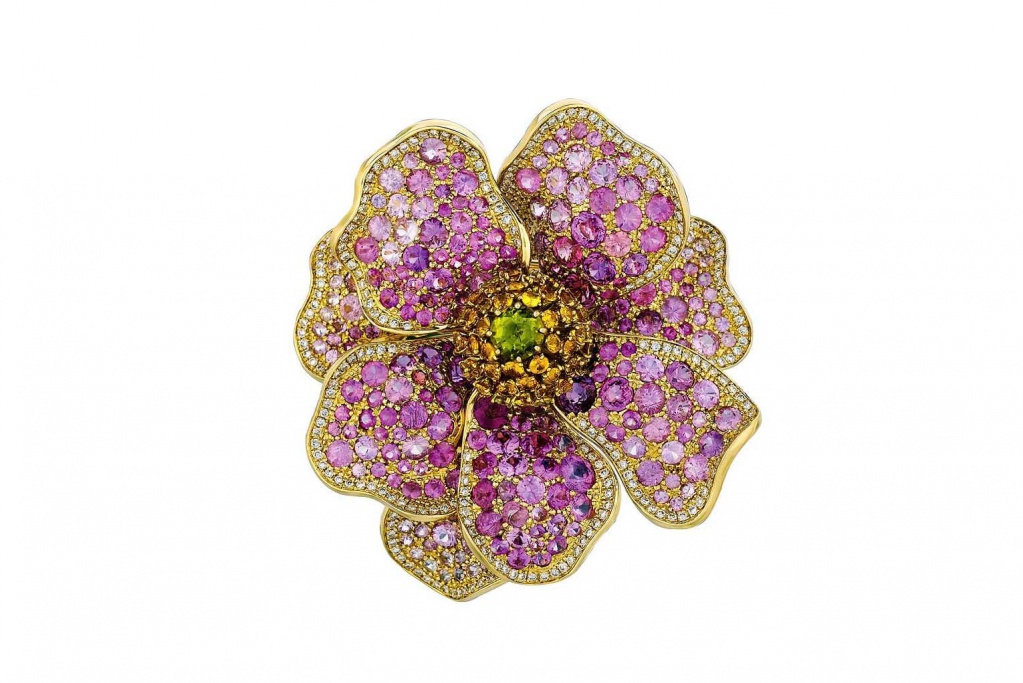 Jessie_brooch_by_Paula_Crevoshay_set_with_44_yellow_sapphires_totalling_2.19ct__373_pink_sapphires_totalling_38.77ct__250_diamonds.jpg