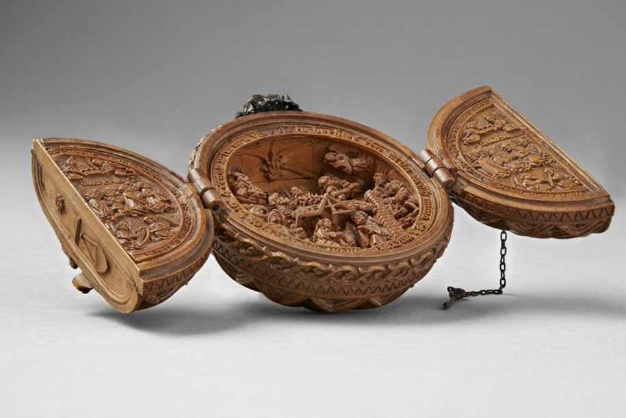 miniature-boxwood-carvings-16th-century-20.jpg