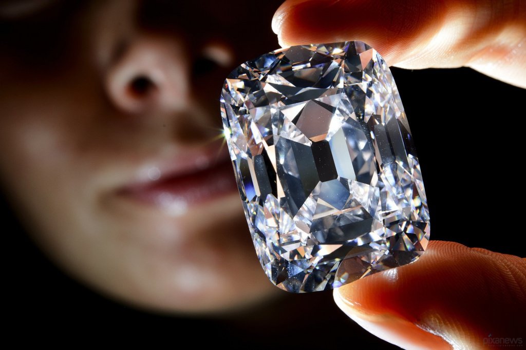 Девять психологических причин для покупки ювелирных украшений с бриллиантами
