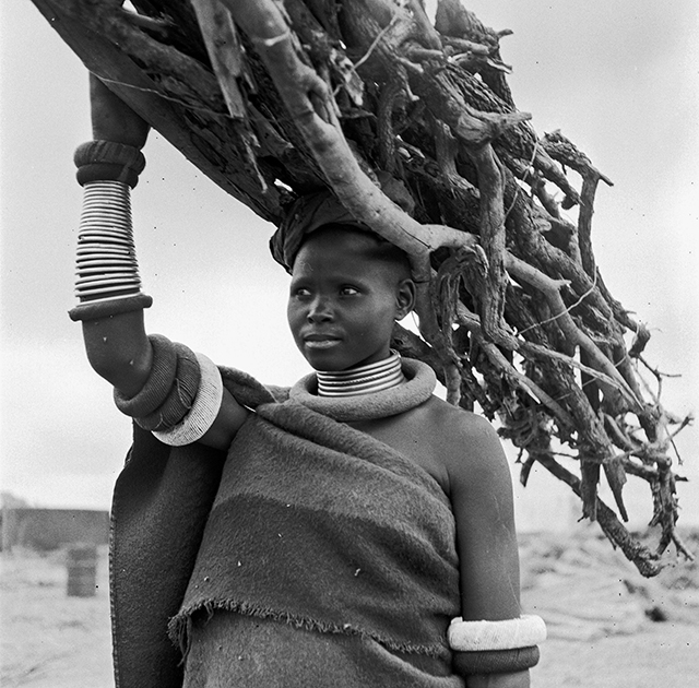 Женщины племени ндебеле. Ндебеле Африка. Женщины племени НУБА.