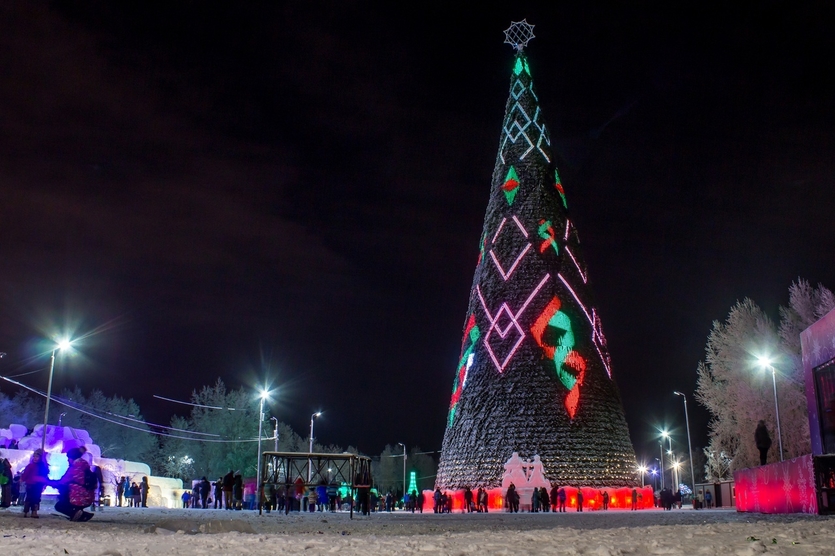  Десятки метров и миллионы рублей: 8 самых дорогих елок в мире