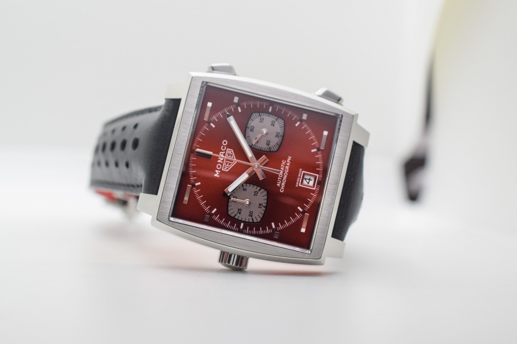 Red-Dial-Buying-Guide-TAG-Heuer-Monaco-1979-1989-Limited-Edition-50th-anniversary-Red-Dial-CAW211W.FC6467-6.jpg