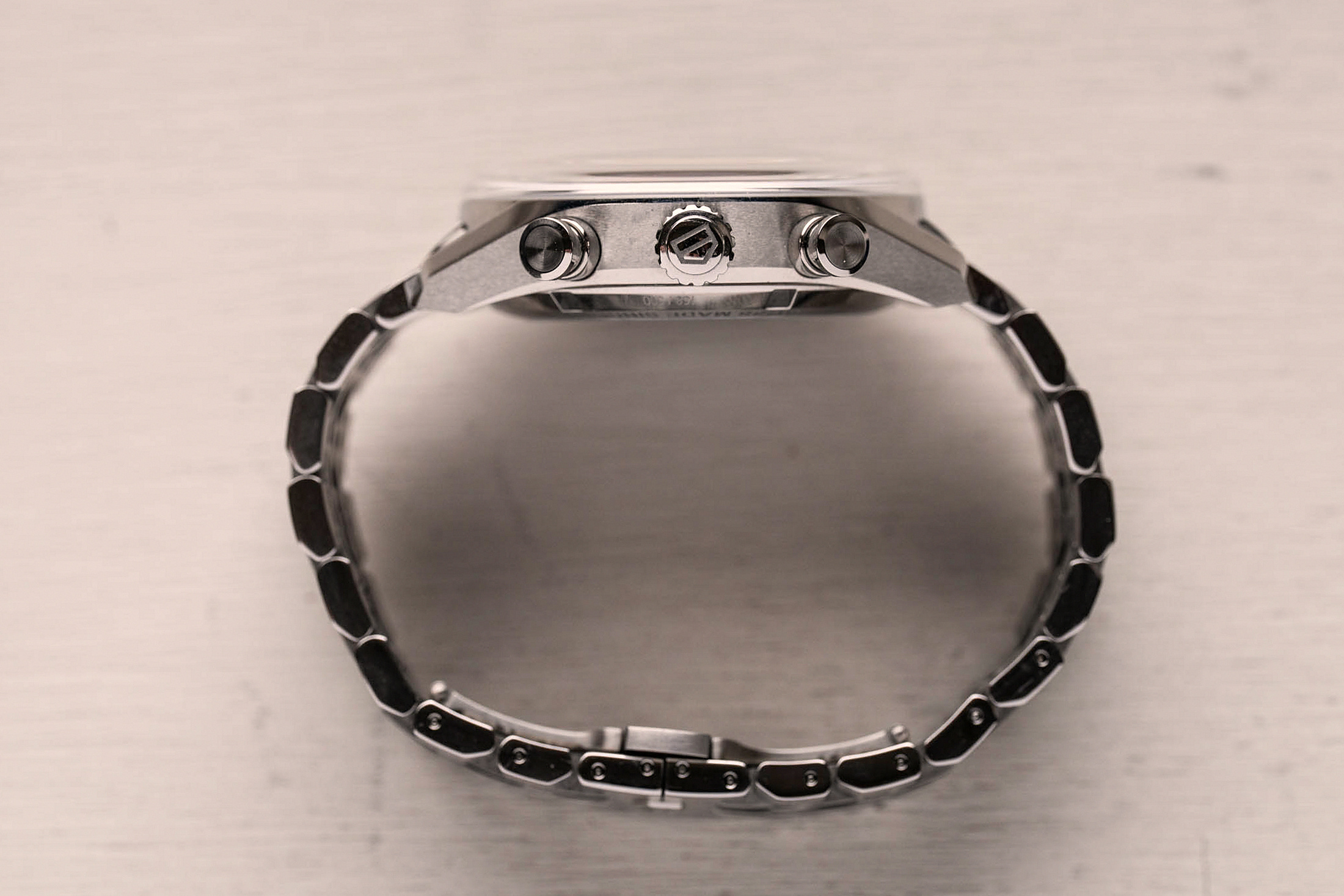 TAG Fragment Carrera Glassbox боковая сторона корпуса