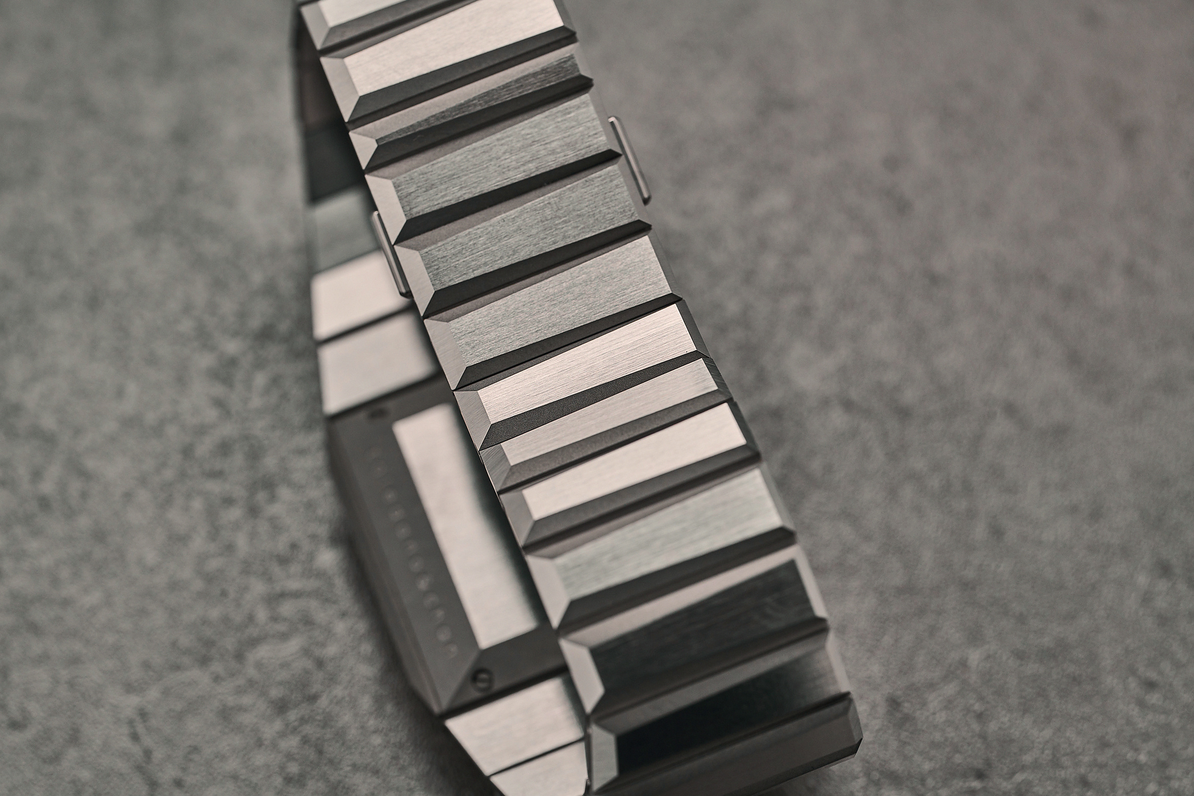 Часы Toledano & Chan b/1.3r