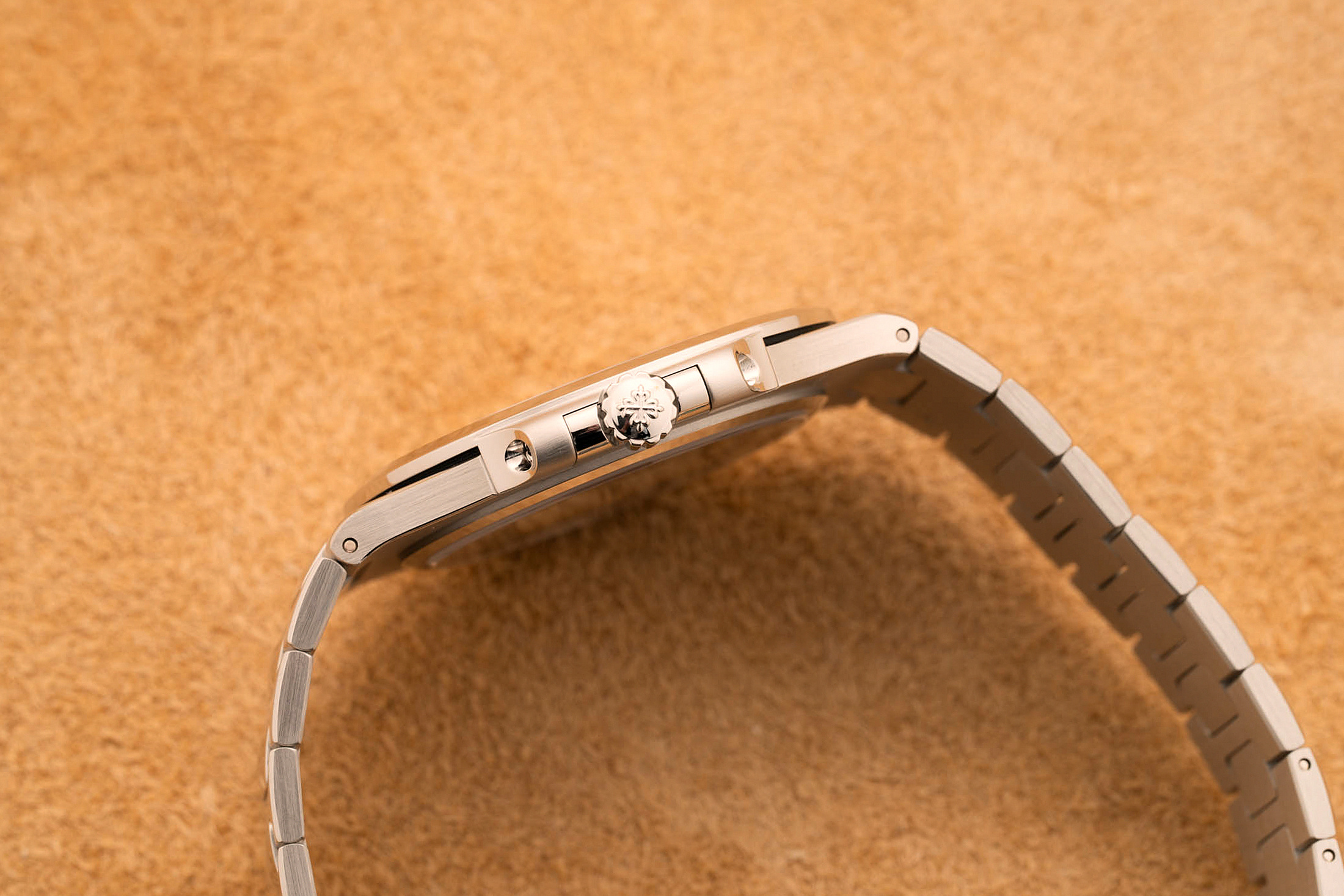 Механизм Patek Philippe крупным планом