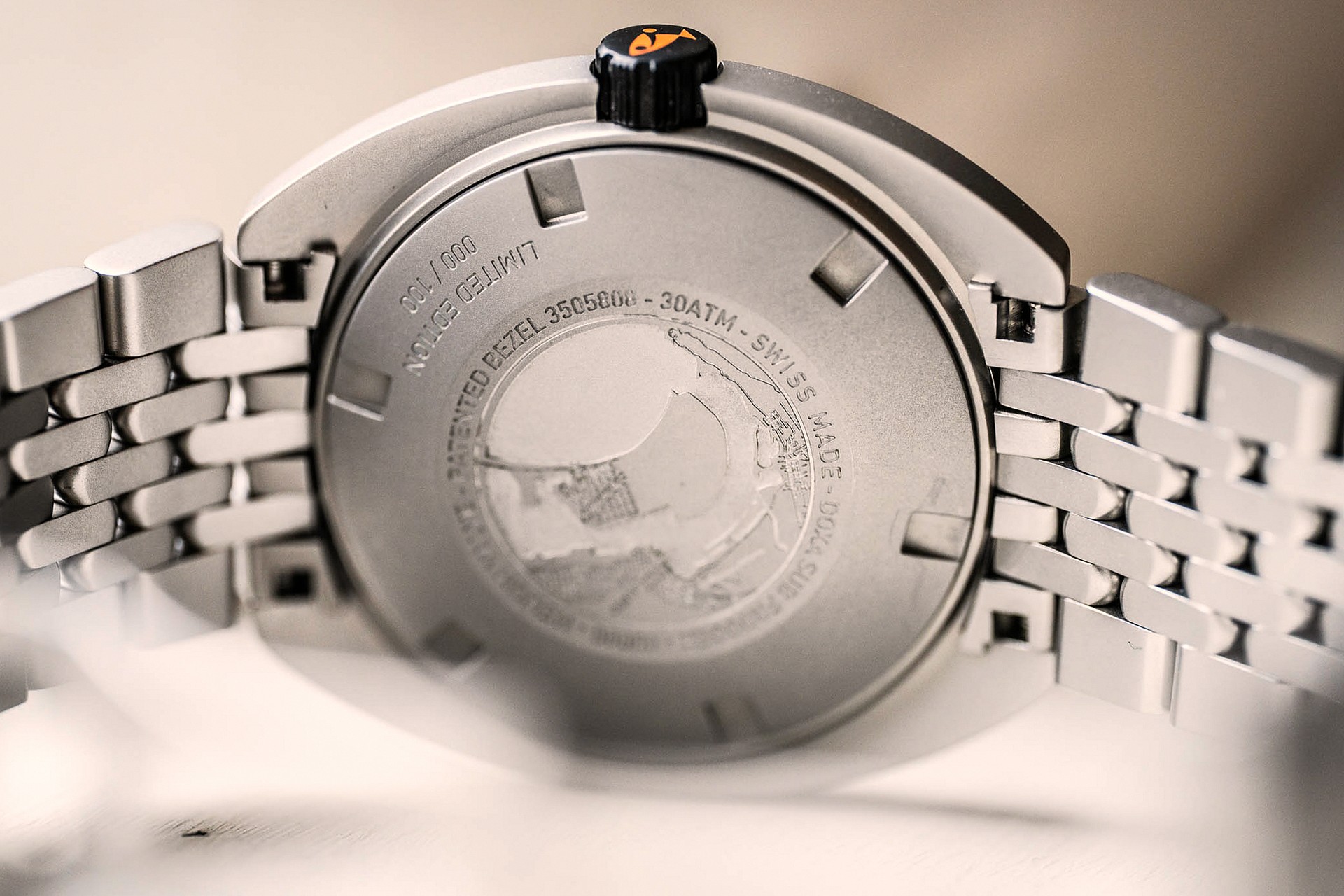 Doxa Sub 300 Frogger Caseback