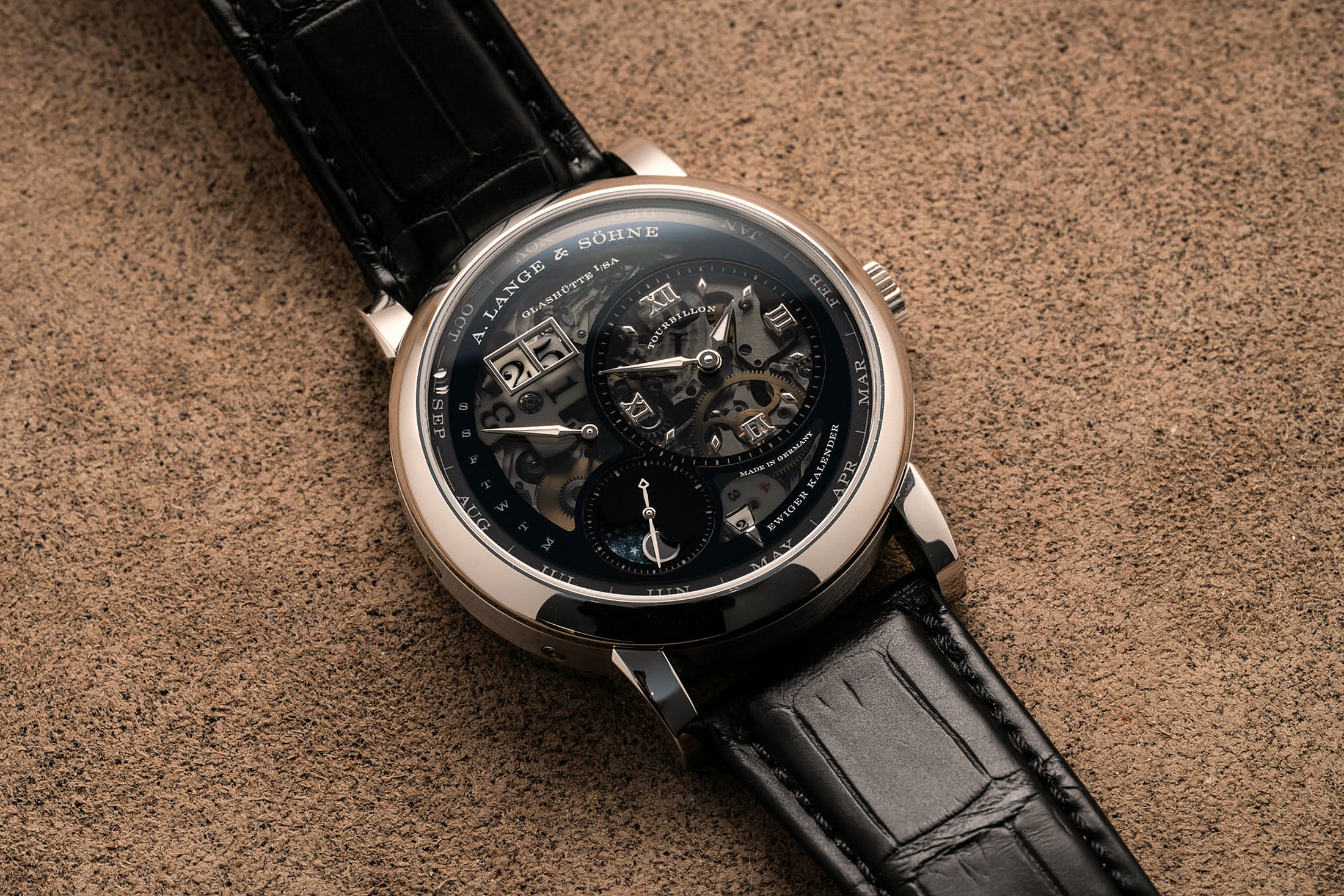 Lange 1 Perpetual Tourbillon Lumen под углом