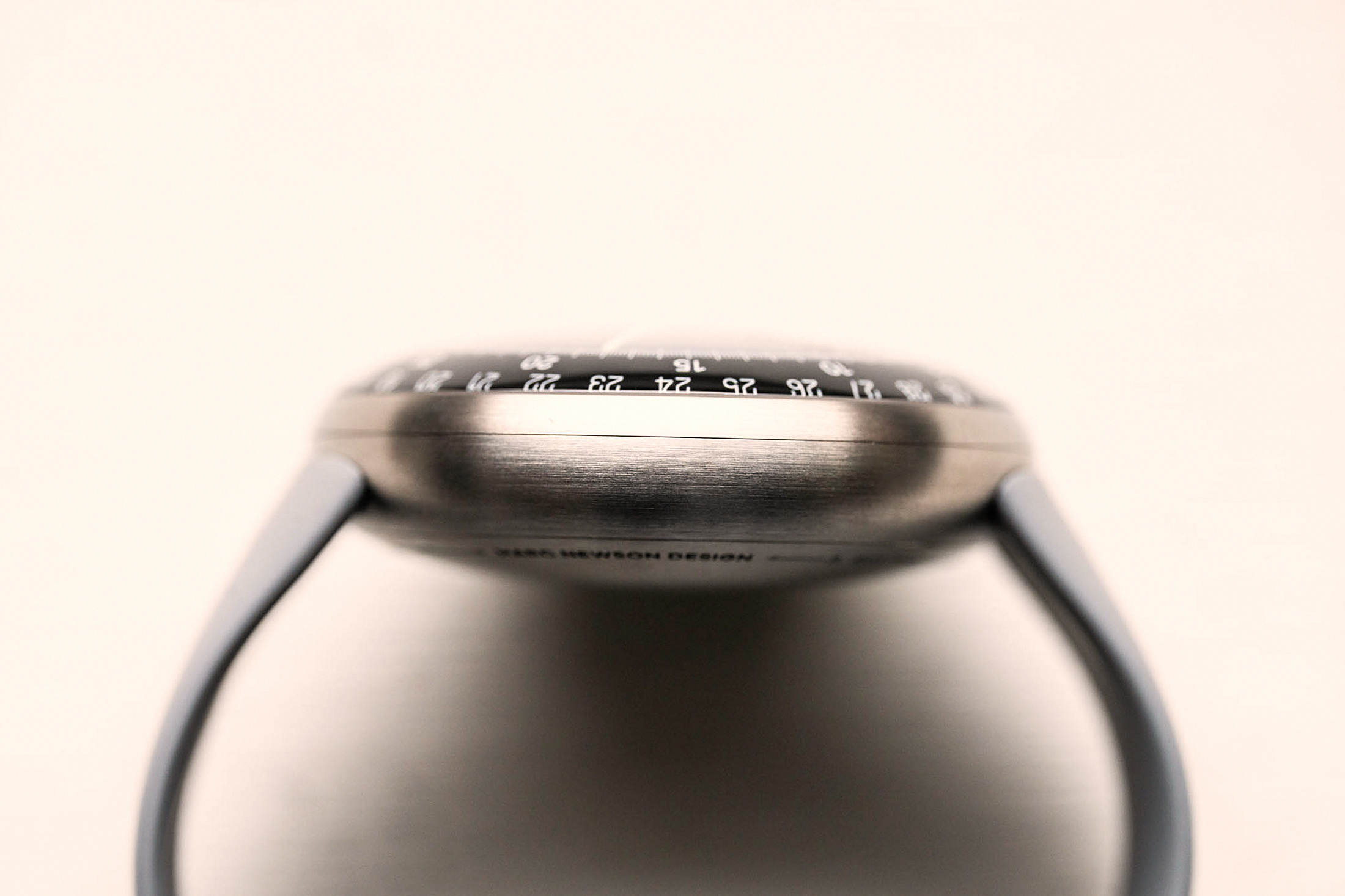 Профиль Ressence Marc Newson Type 3 MN