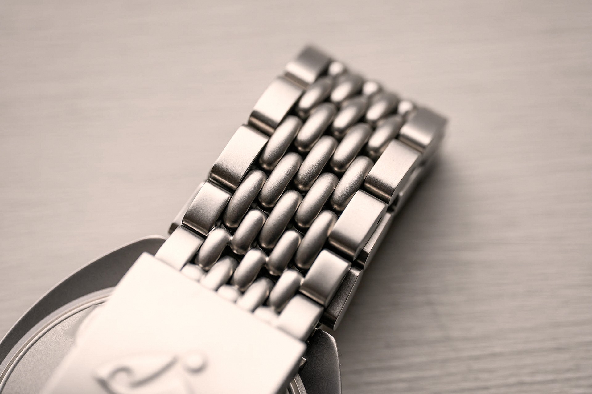 Doxa Sub 300 Frogger Sandblasted Bracelet Closeup