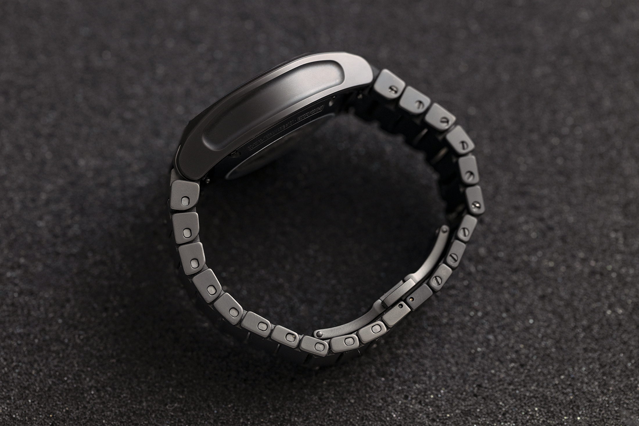 Часы на запястье