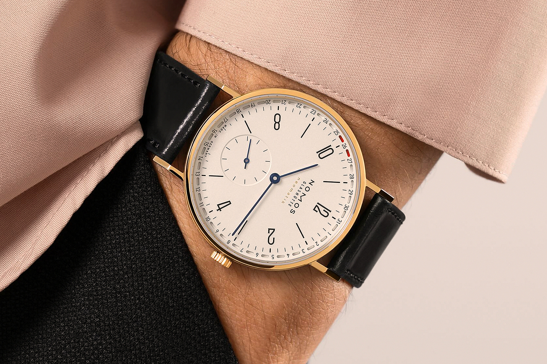 Tangente 38 Update на запястье
