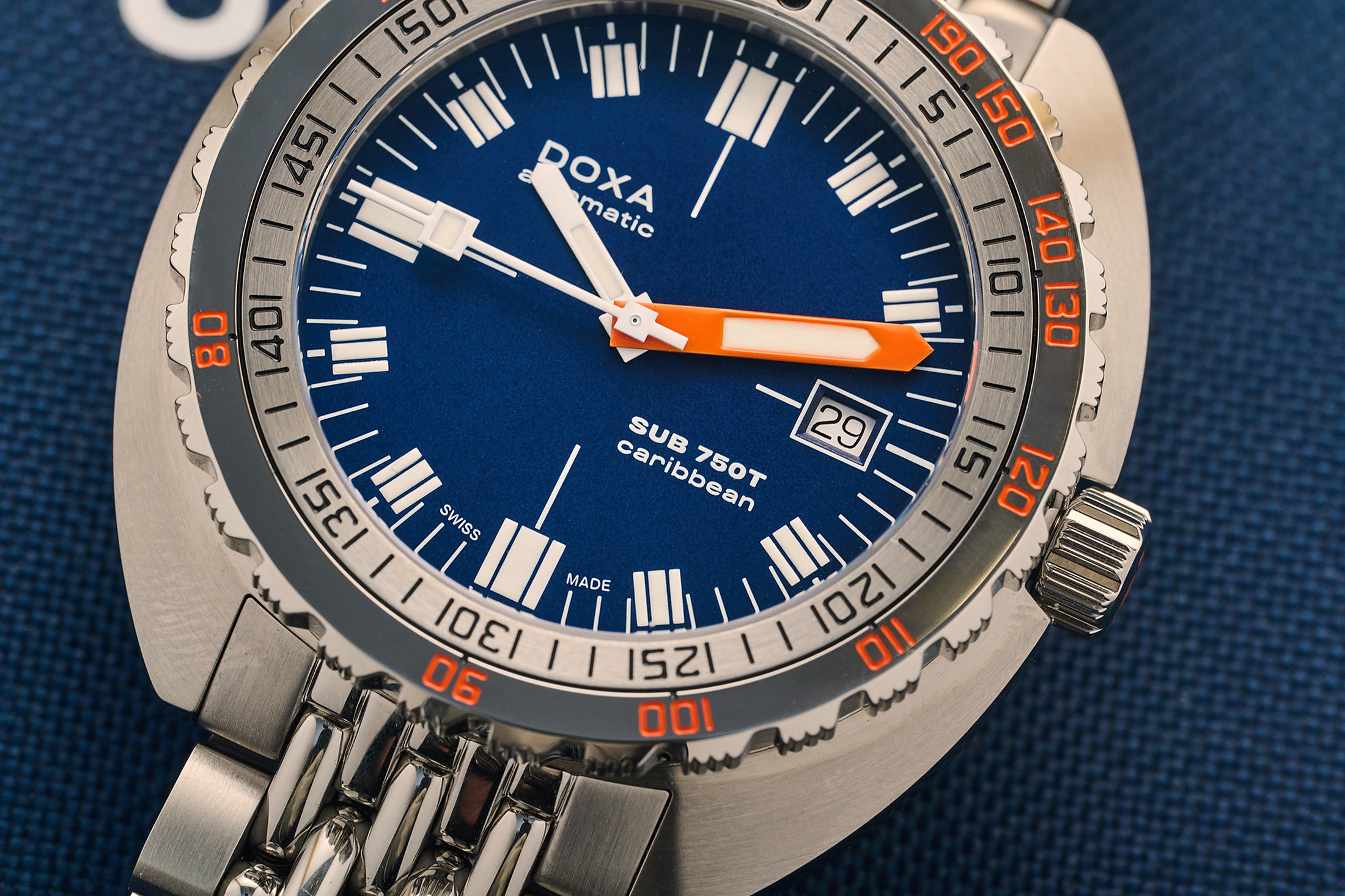 Толщина Doxa SUB 750T