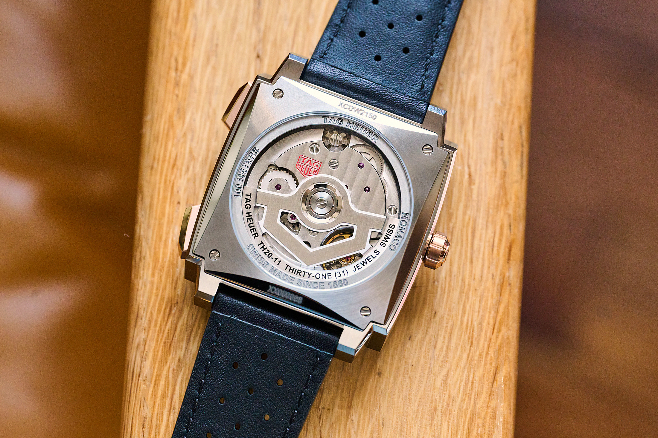 Часы TAG Heuer Monaco на запястье