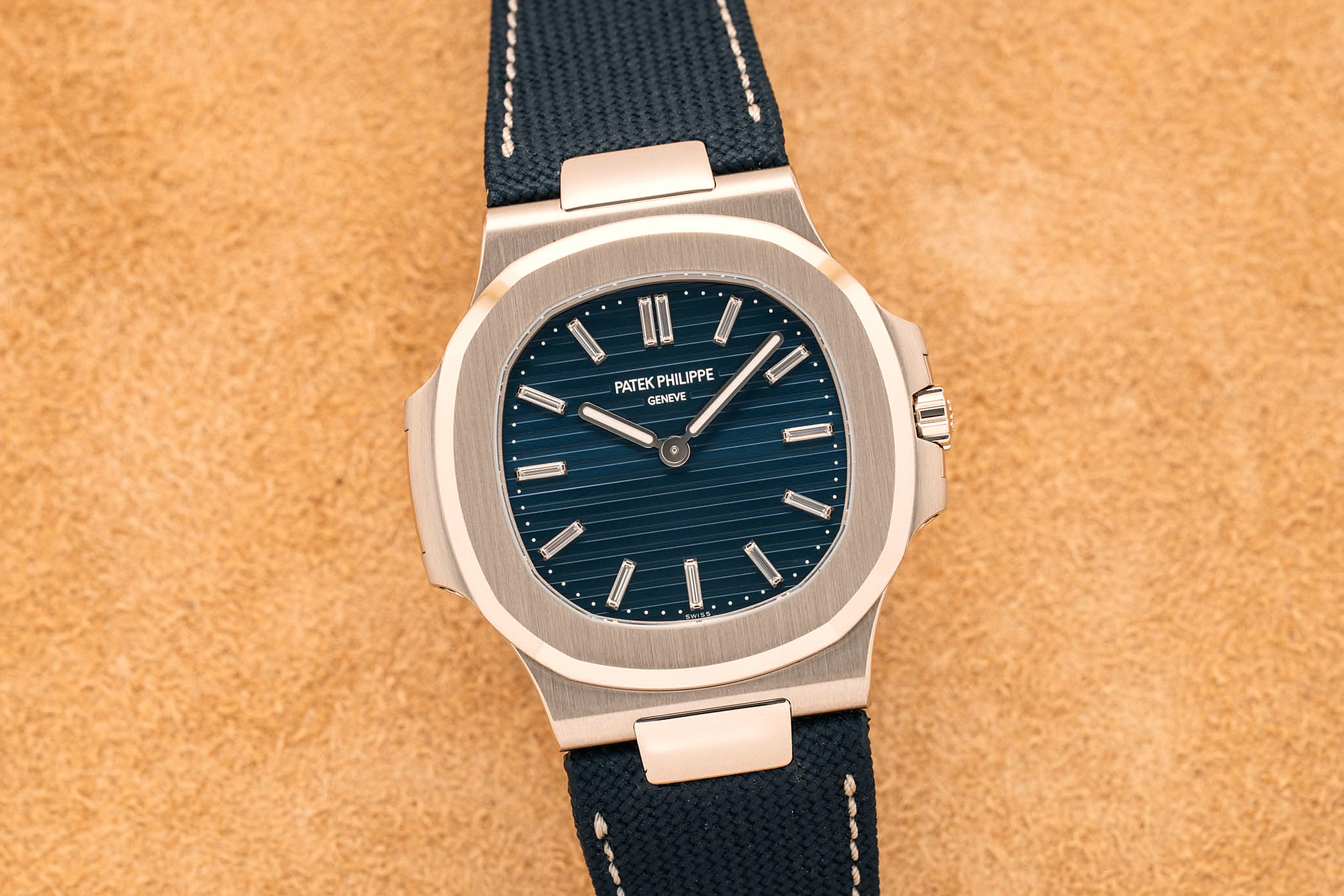 Часы Patek Philippe на выставке