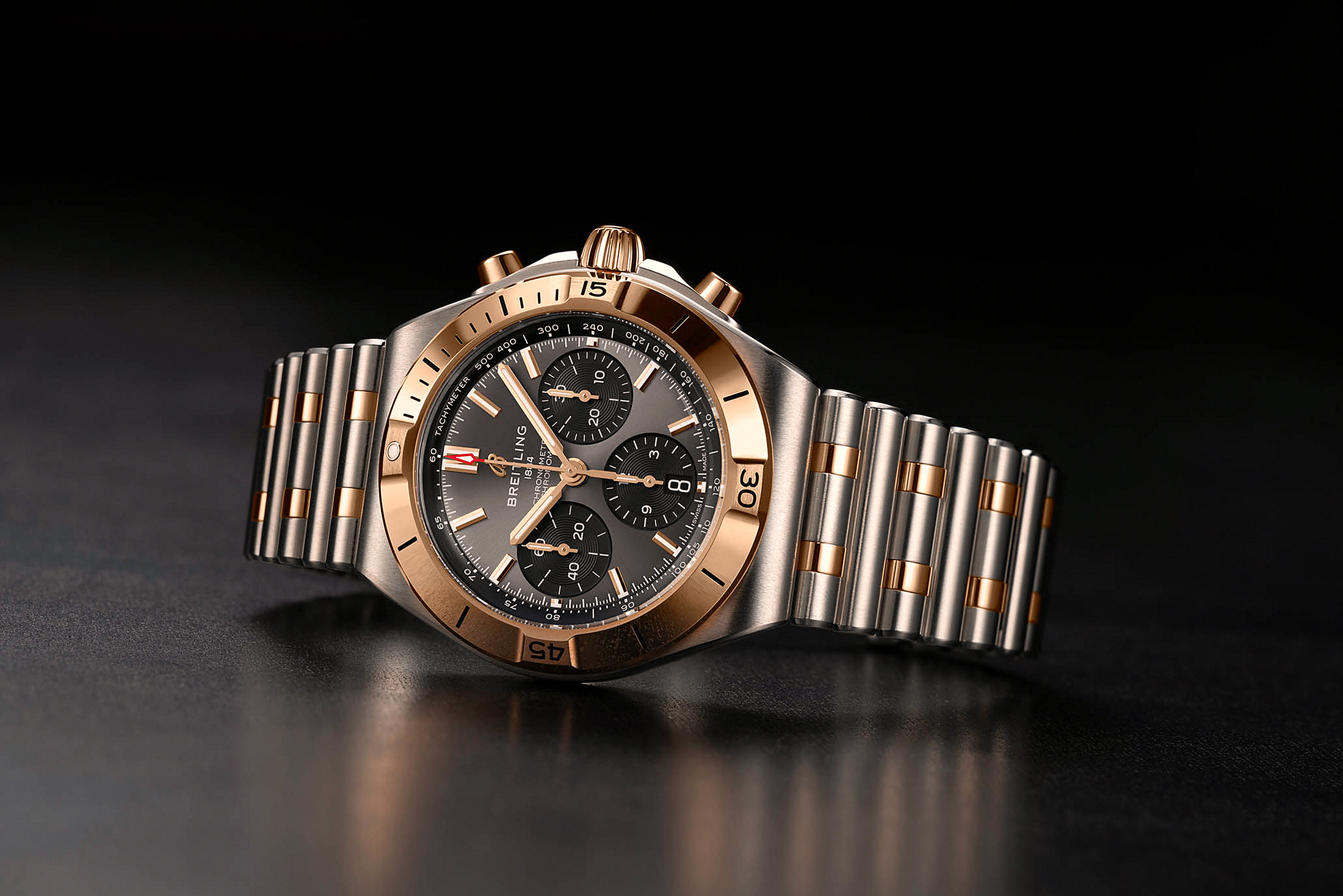 Обновленный двухцветный хронограф Breitling Chronomat
