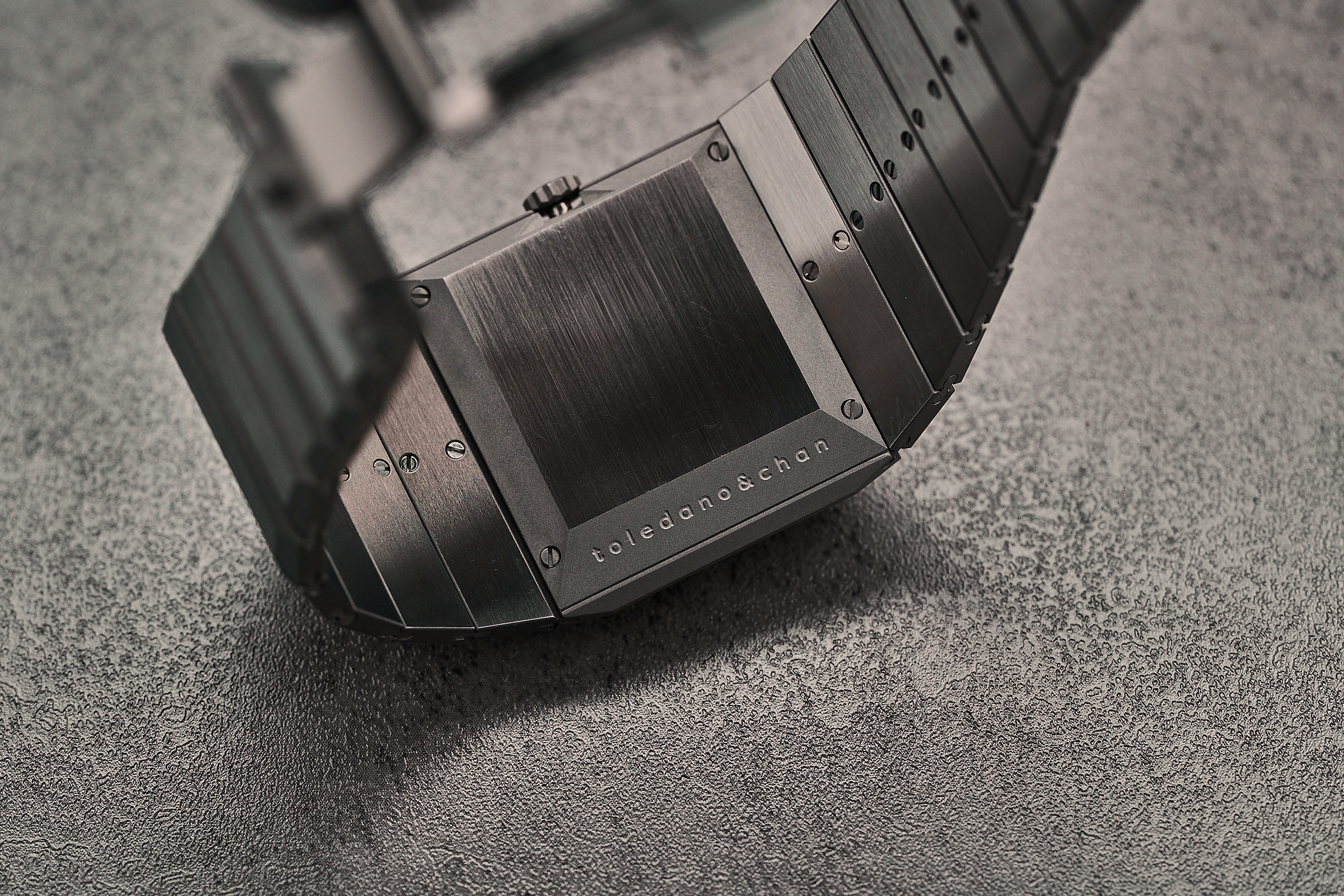 Часы Toledano & Chan b/1.3r