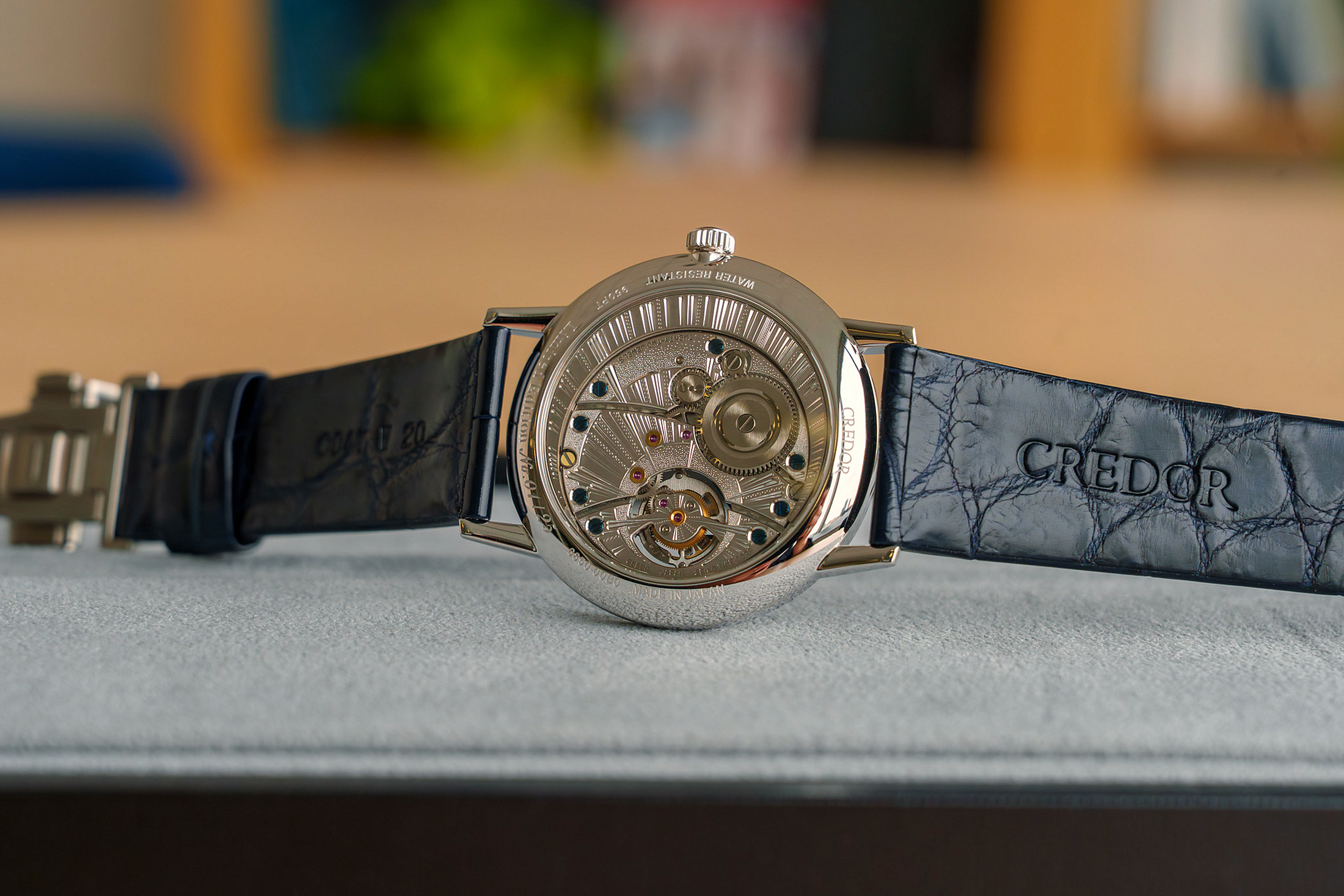 Задняя часть часов Credor Goldfeather Tourbillon