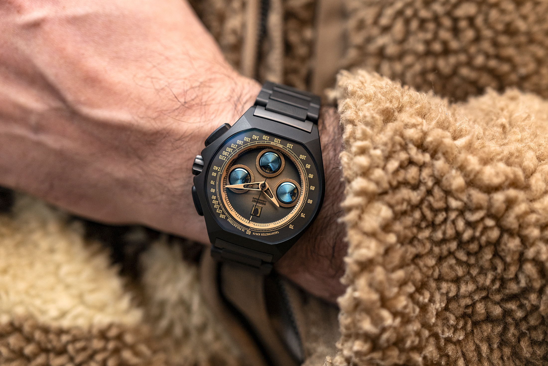 Вид сбоку Isotope Moonshot