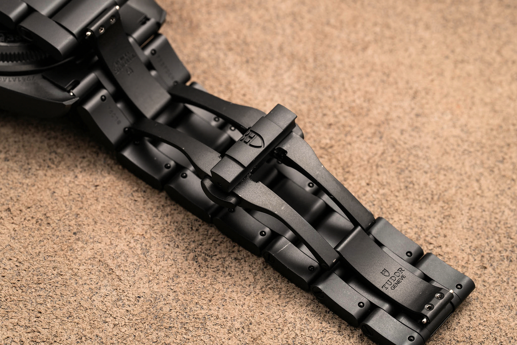 Открытая застежка Black Bay Ceramic