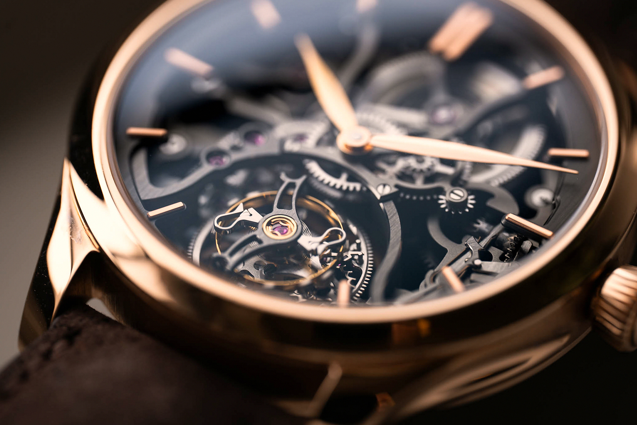 Клетка турбийона Endeavour Tourbillon Skeleton