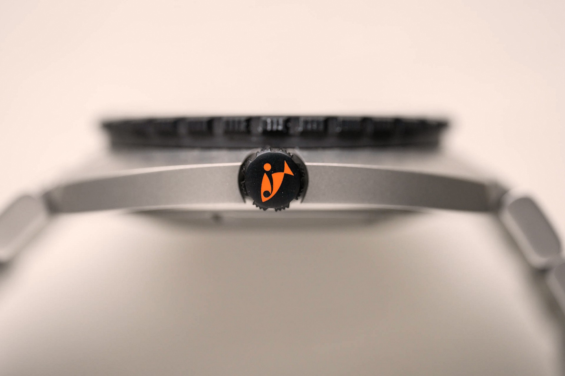 Doxa Sub 300 Frogger Crown Shot