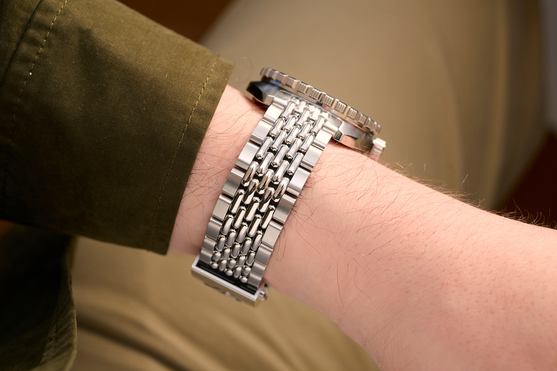 Часы на руке