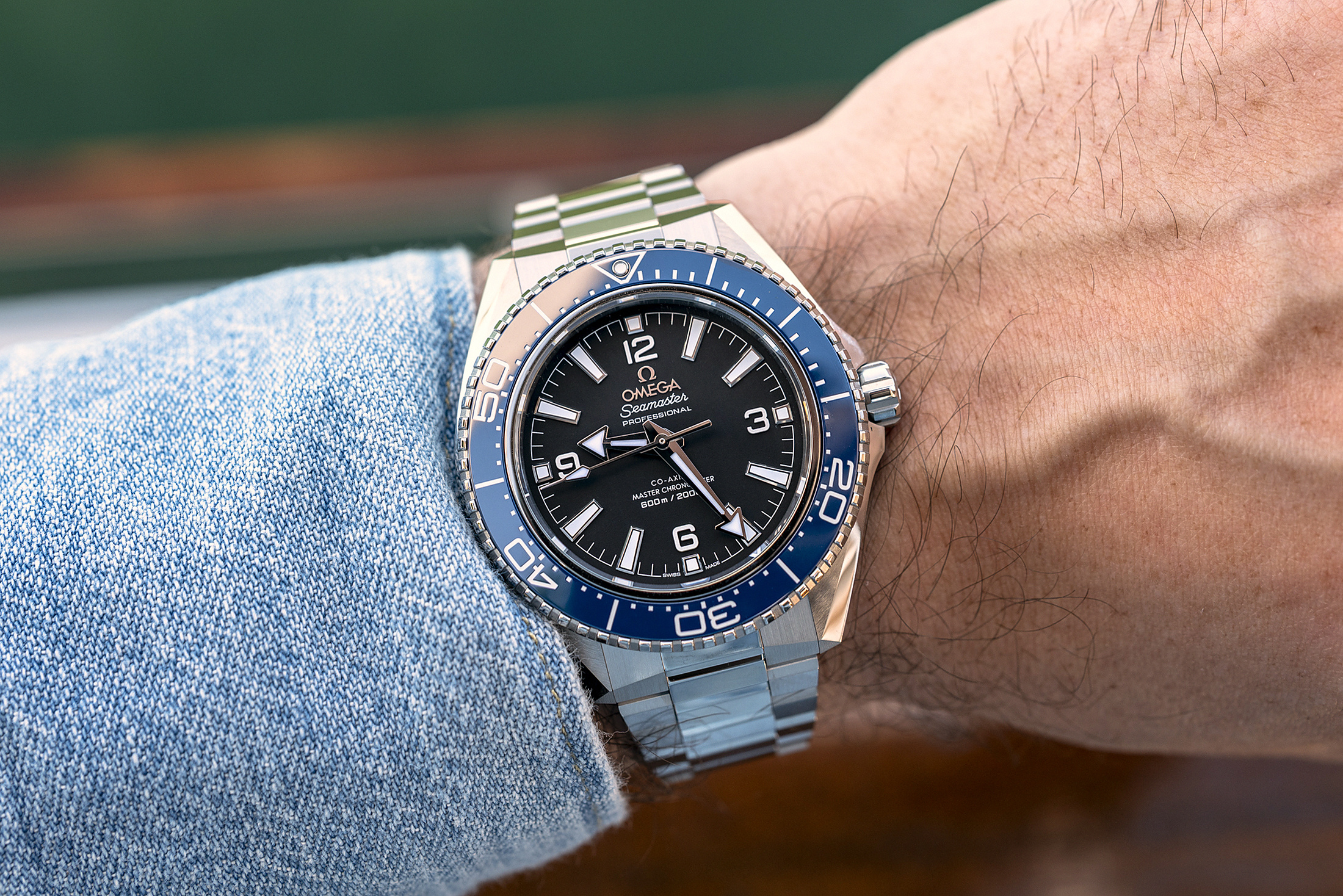 Omega Planet Ocean 2025 в движении