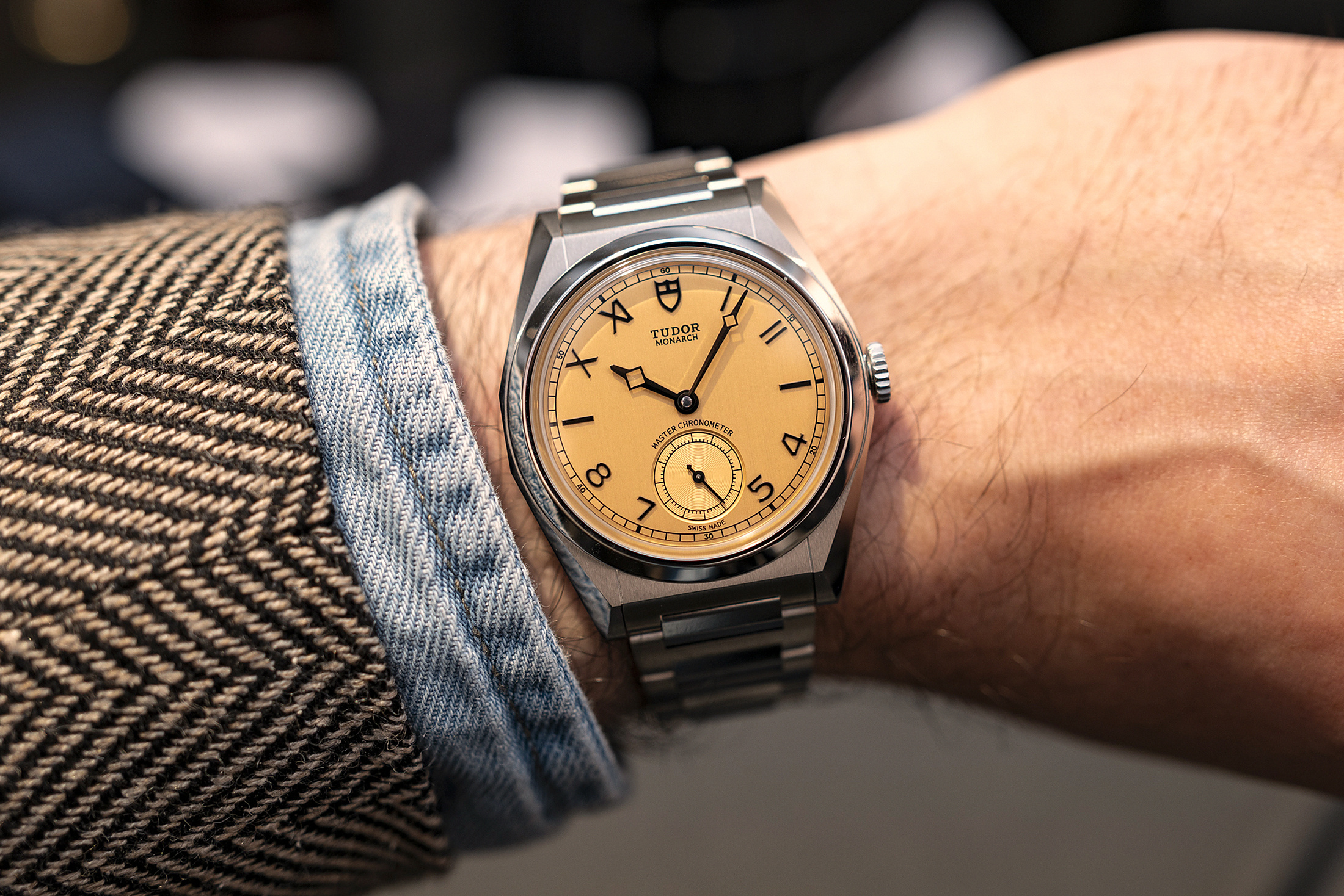 Tudor Monarch крупный план