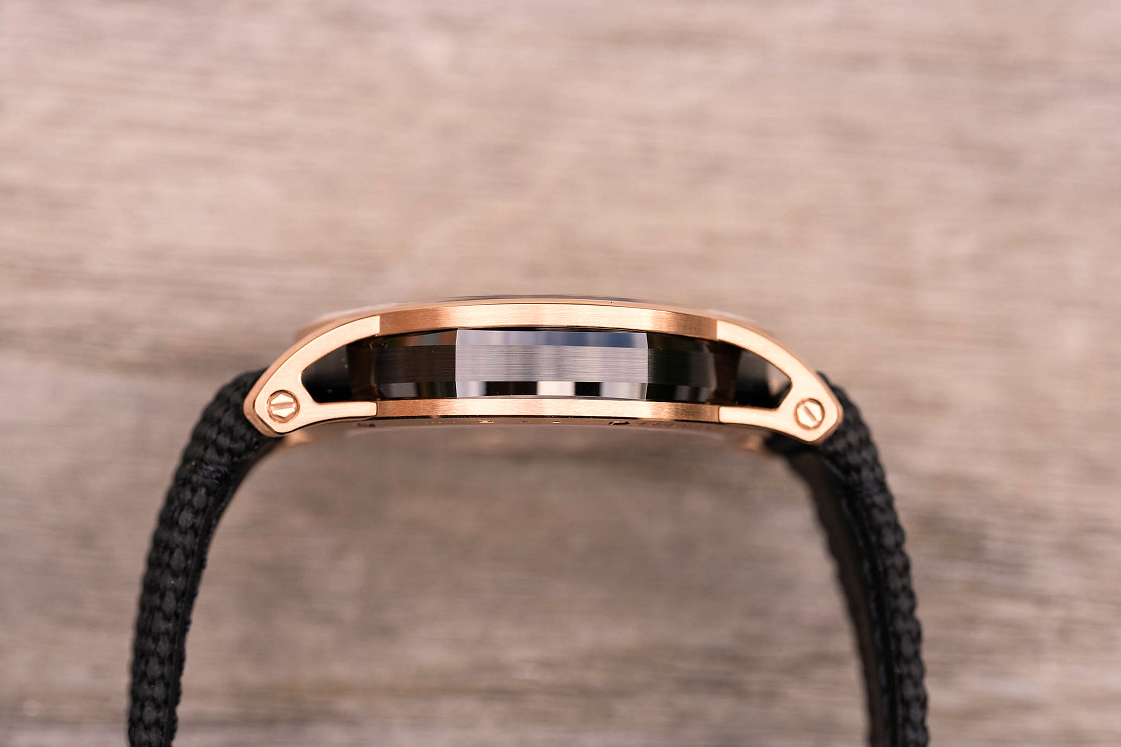 Боковая сторона корпуса Code 11.59 Starwheel Rose Gold