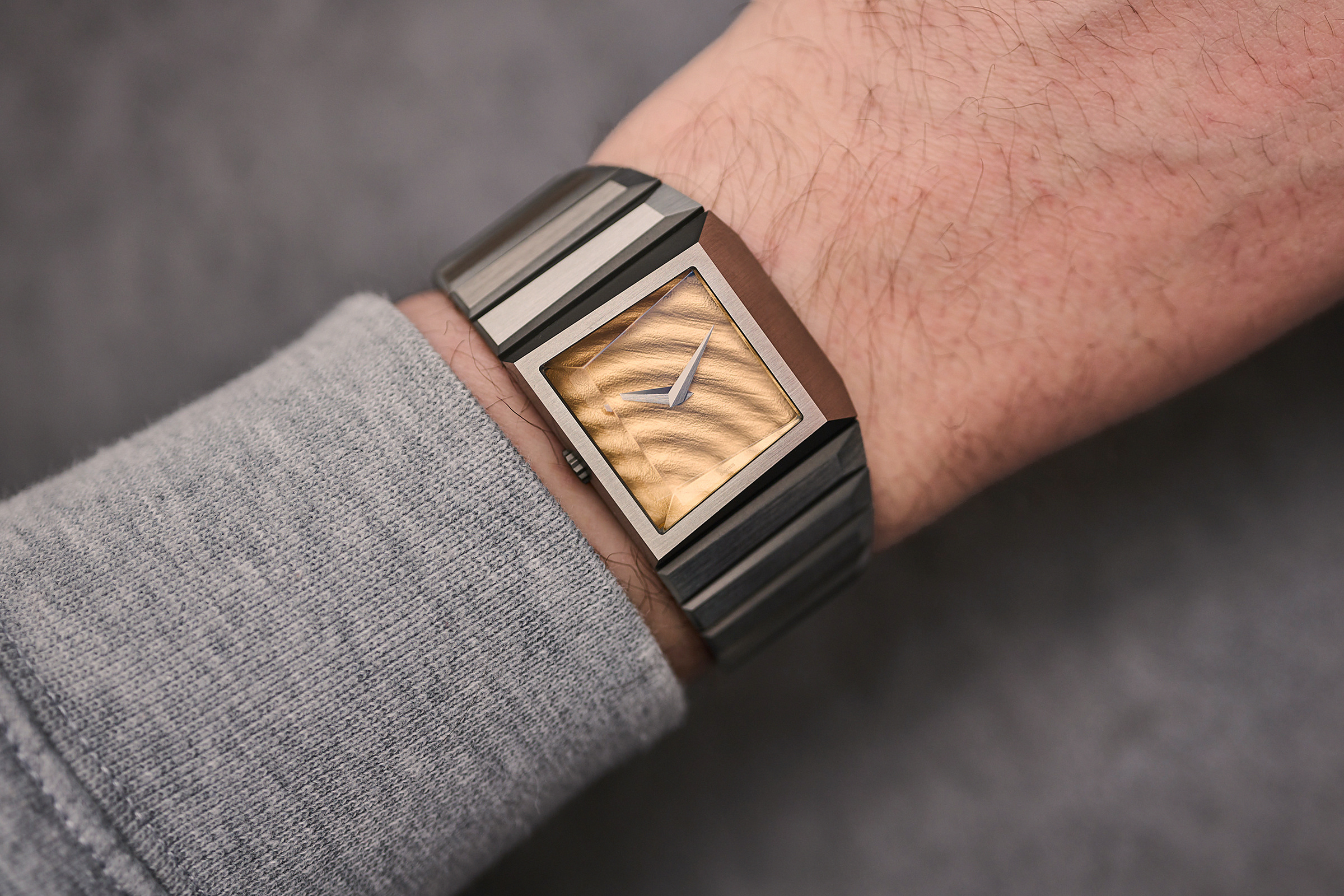 Часы Toledano & Chan b/1.3r