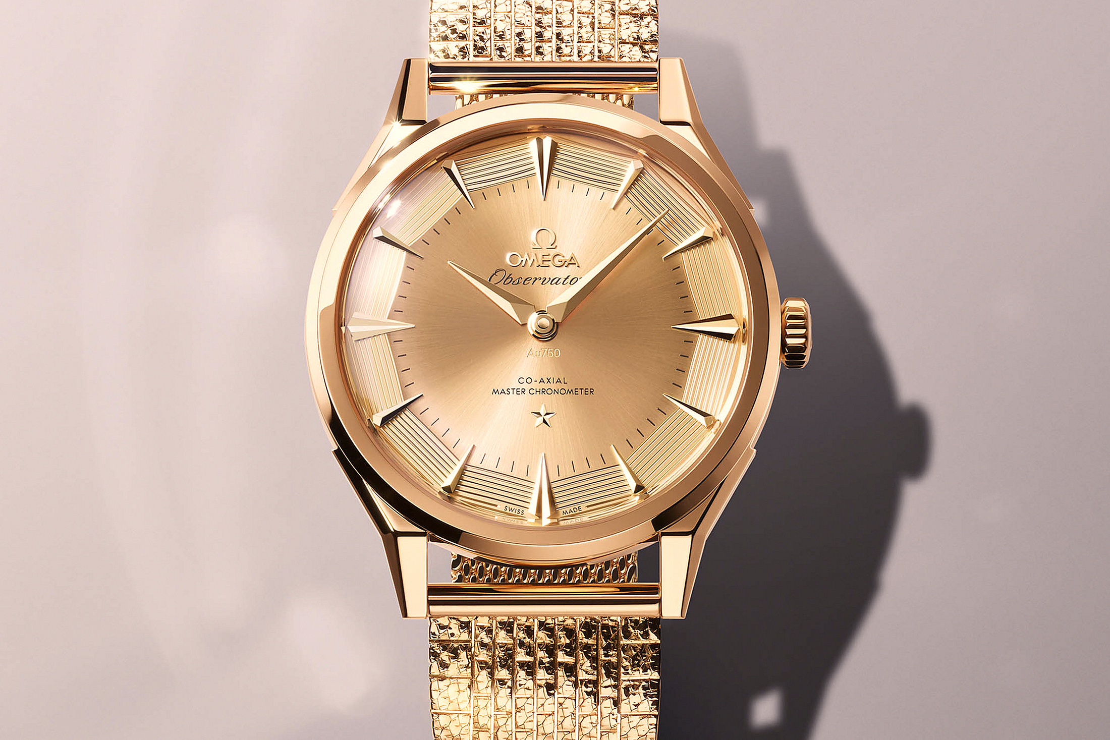 Moonshine Gold на браслете