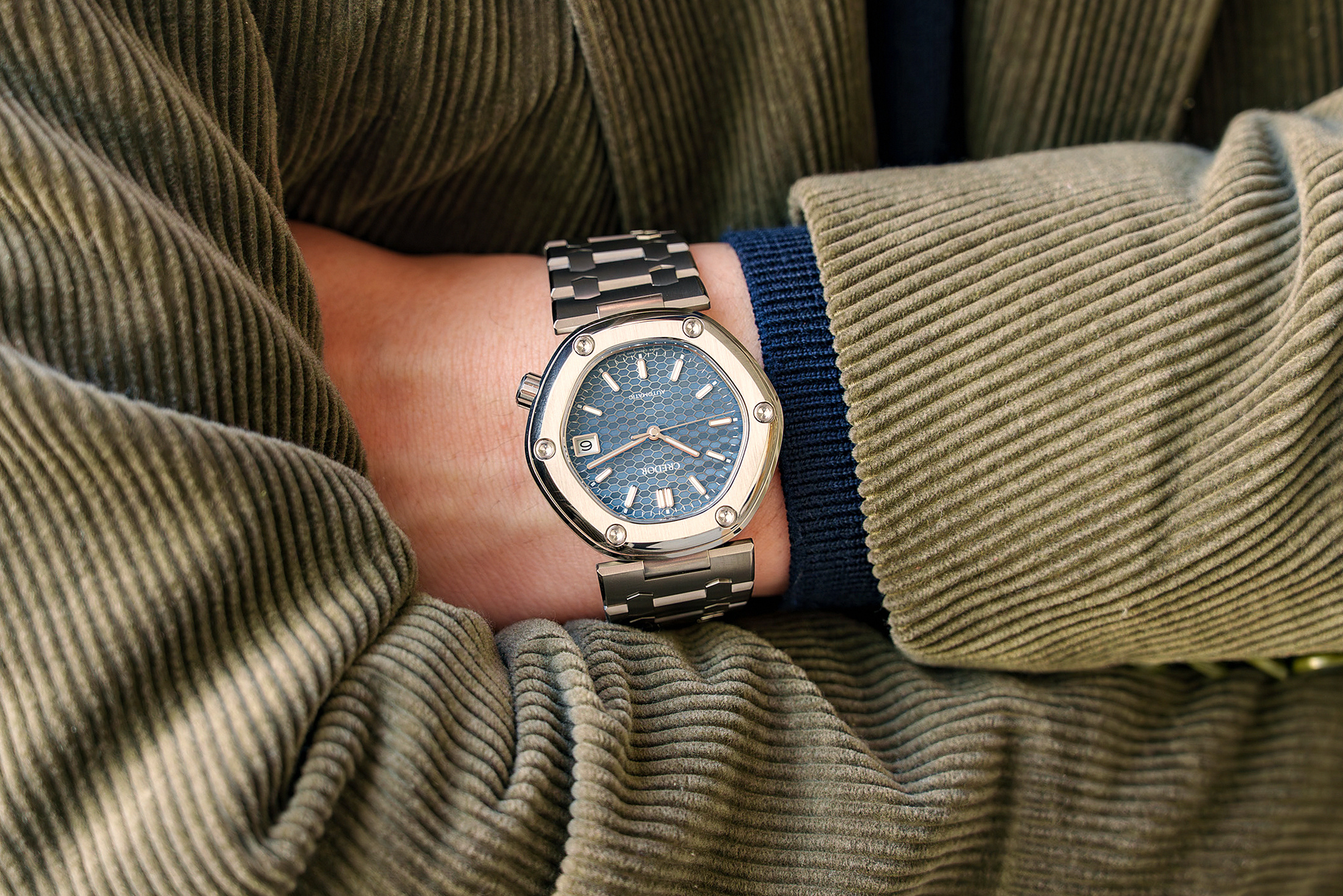 Credor Locomotive на запястье