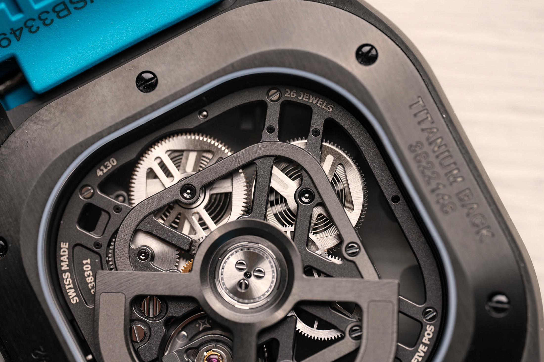 Hermès H08 Squelette макро задняя крышка