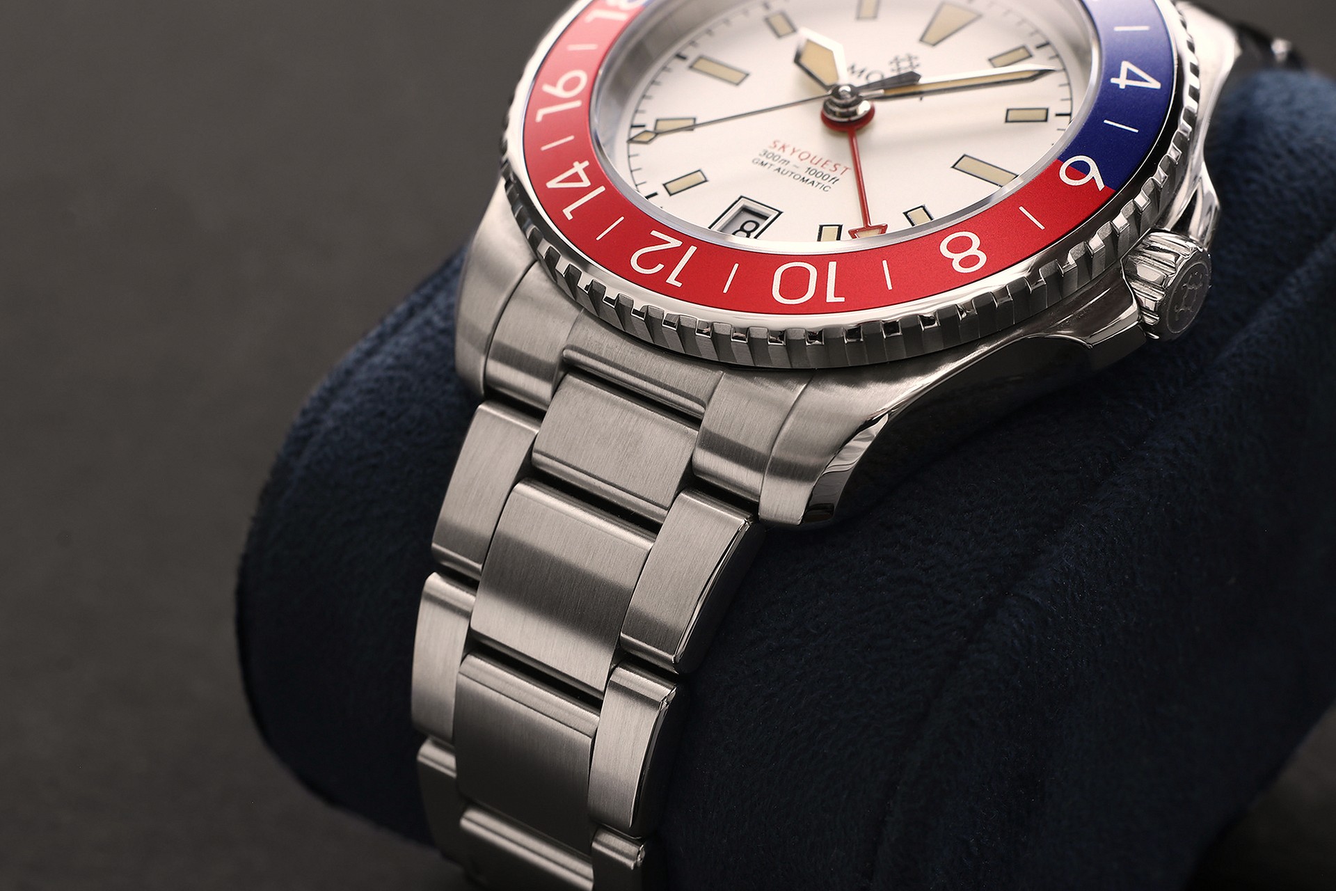 Monta 10th Anniversary Neuchâtel X Collection in Opalin Silver (Skyquest and Triumph)