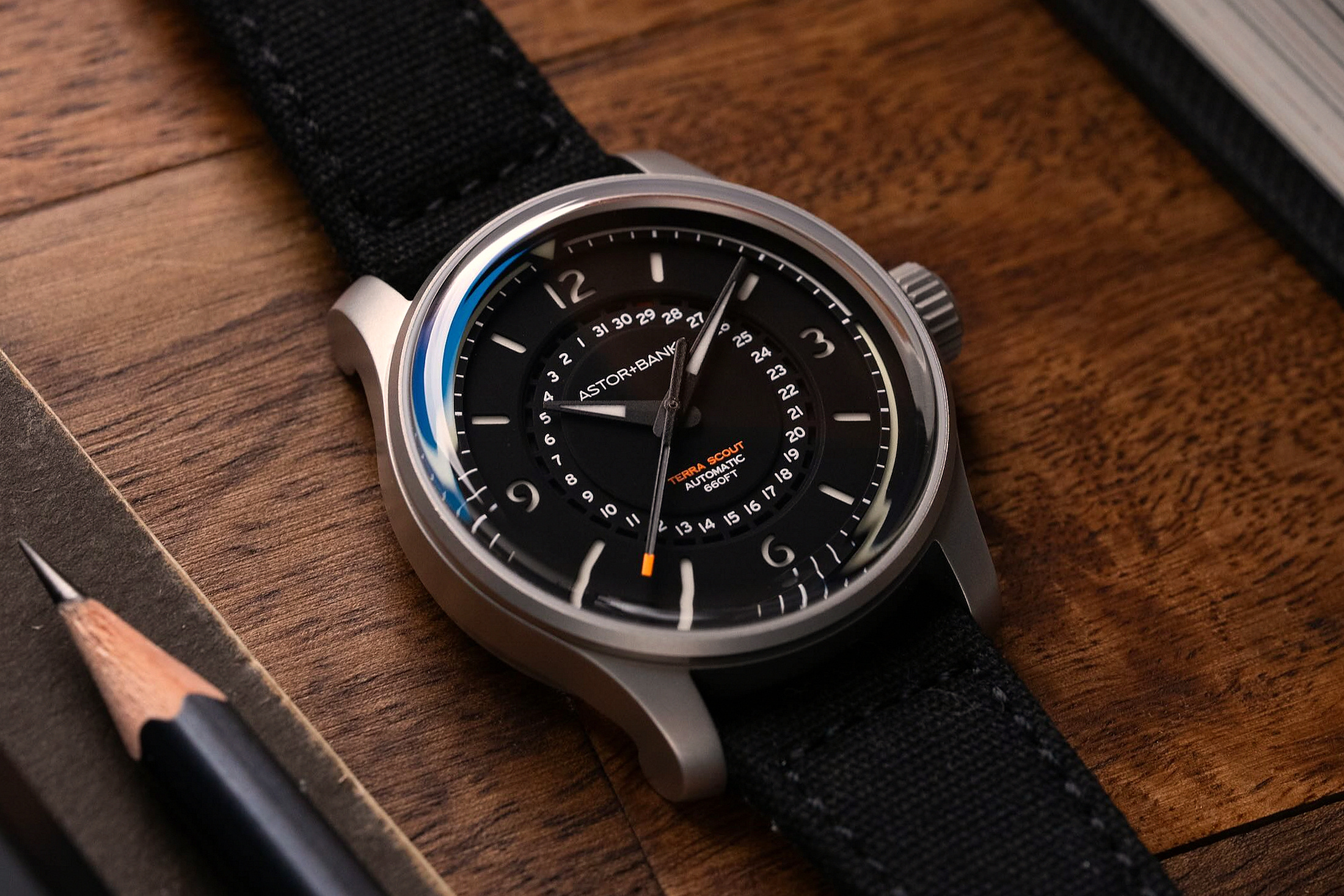 Черный циферблат Terra Scout