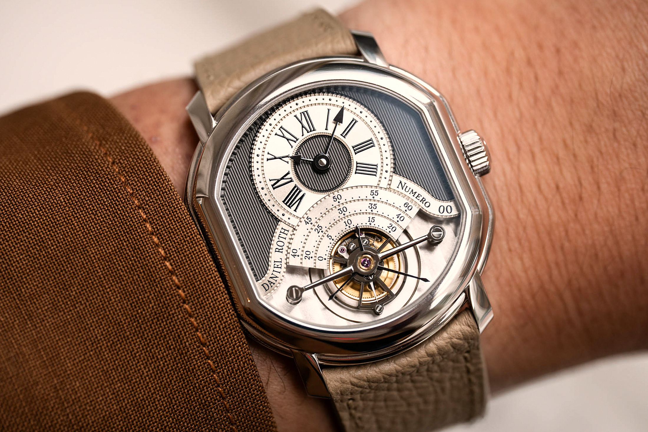 Daniel Roth Tourbillon PT на запястье