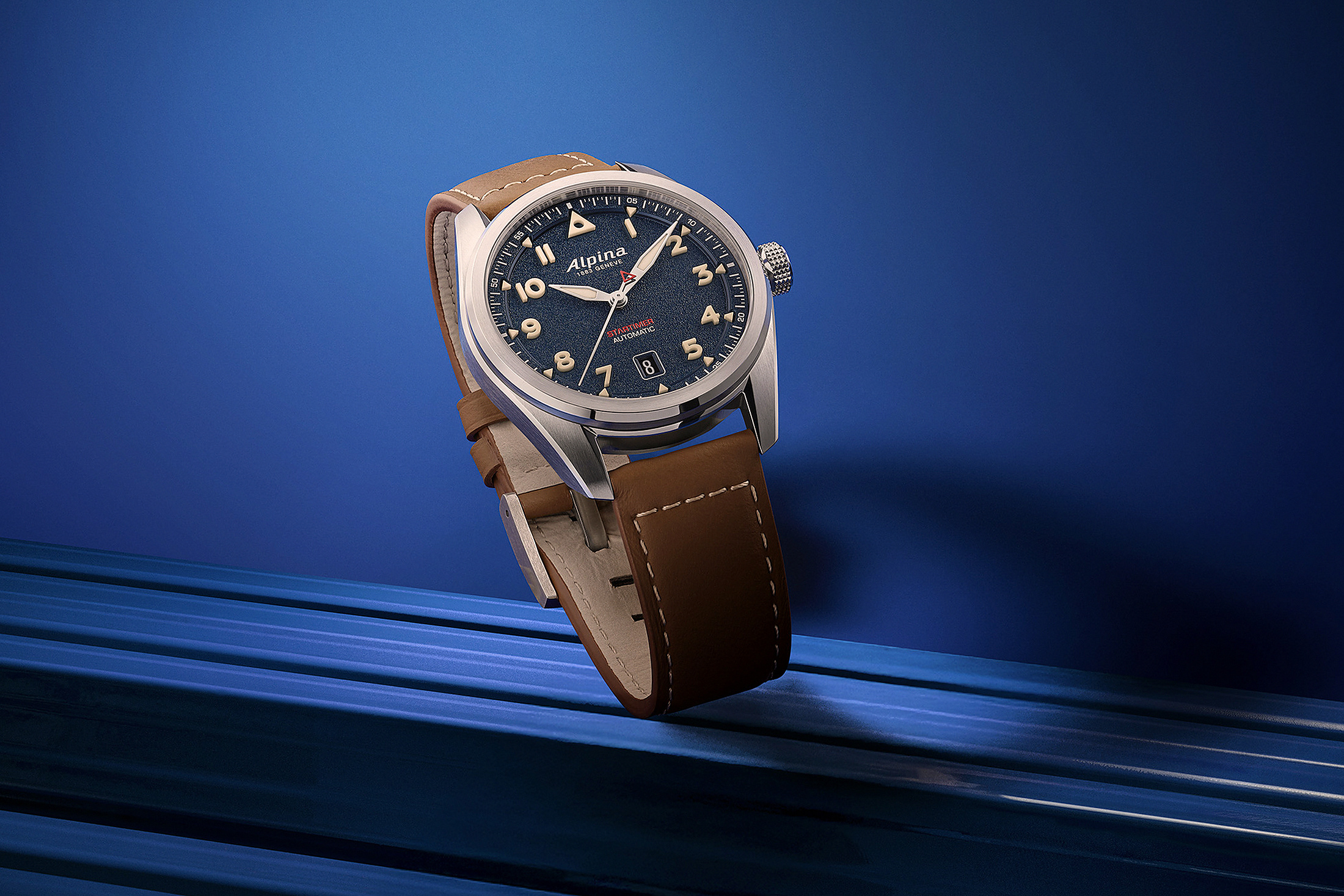 Часы Alpina с черным циферблатом