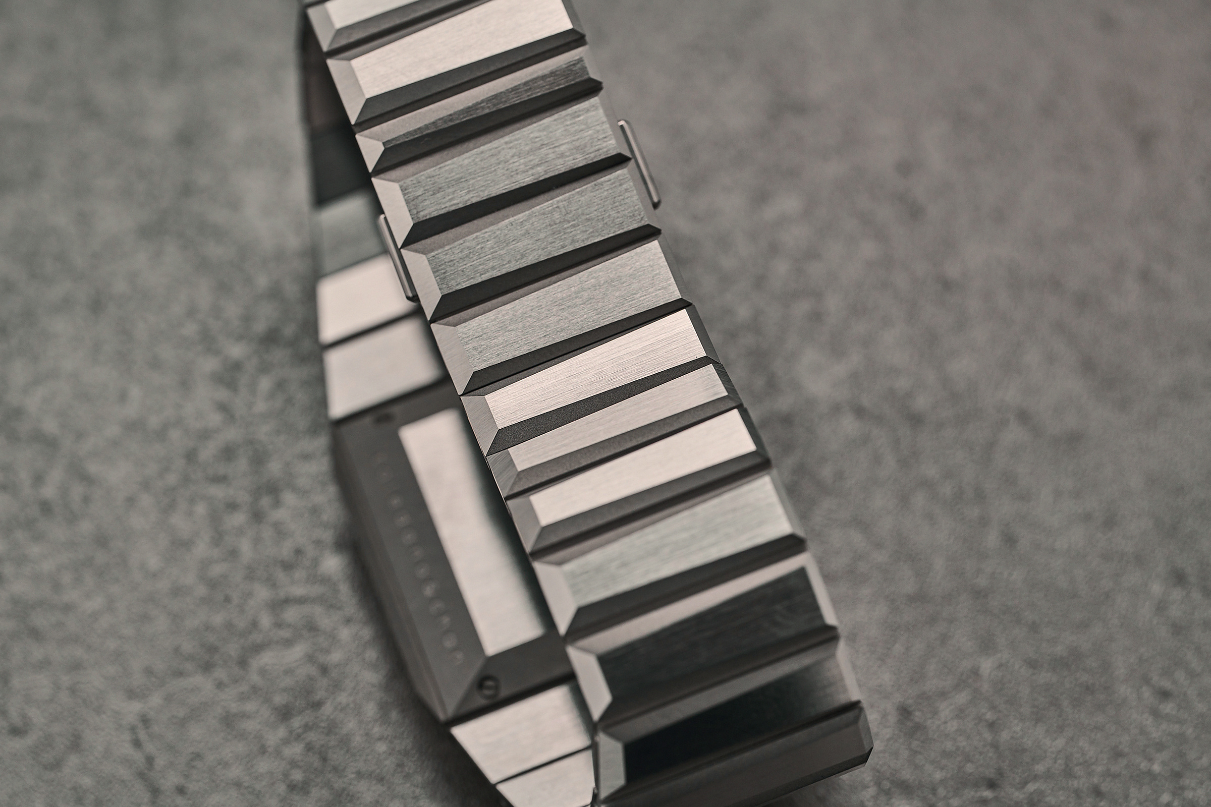 Часы Toledano & Chan b/1.3r