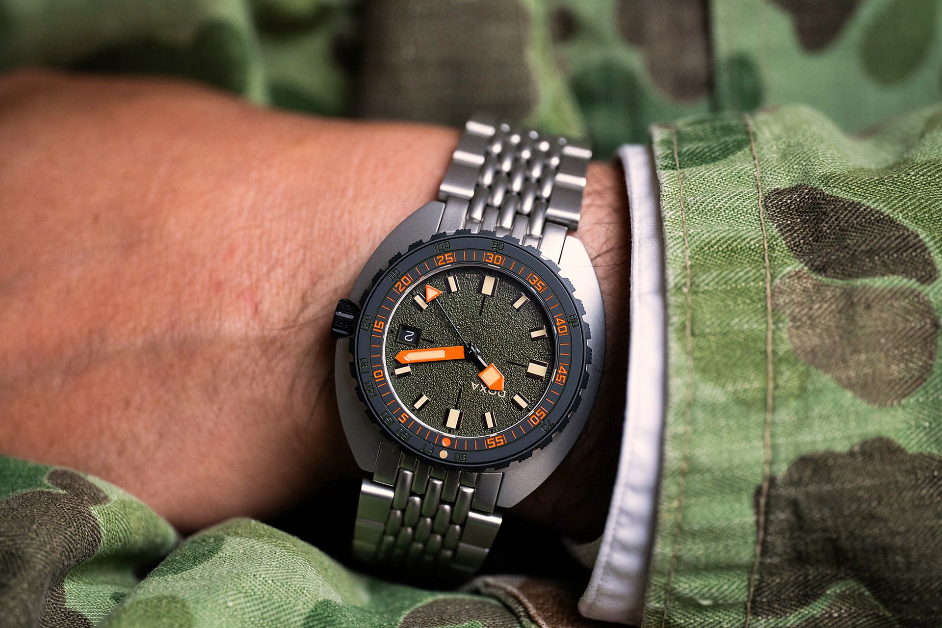 Doxa Sub 300 Frogger Wristshot