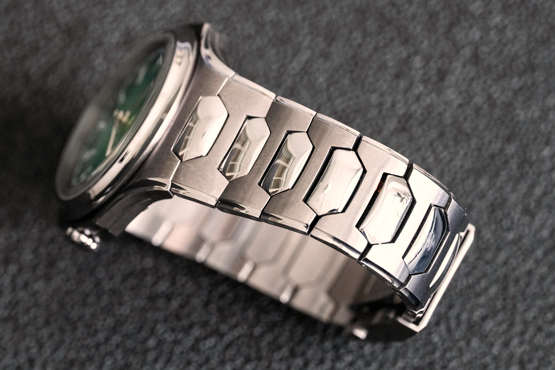 Браслет Atelier Wen Inflection вид сбоку