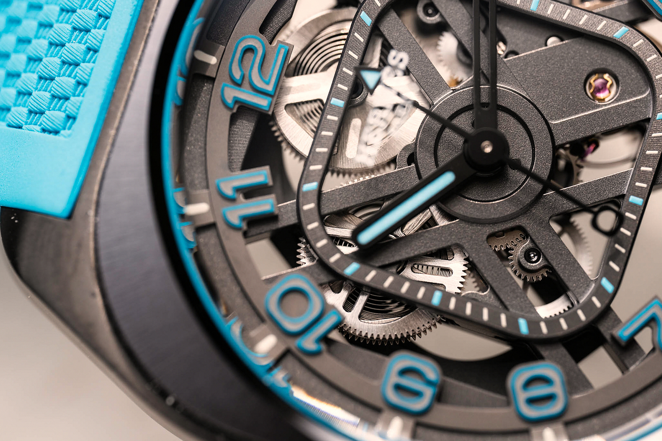 Hermès H08 Squelette макро минутная шкала