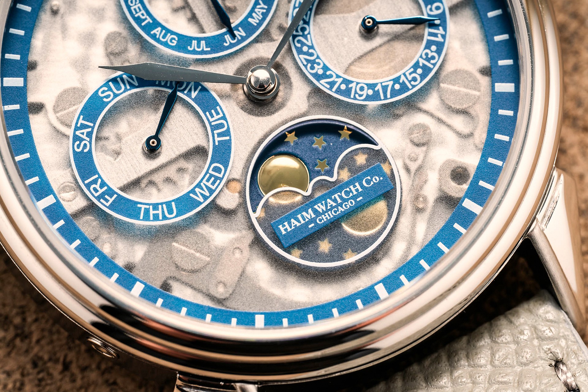 Haim Annum Fumee Moonphase Macro