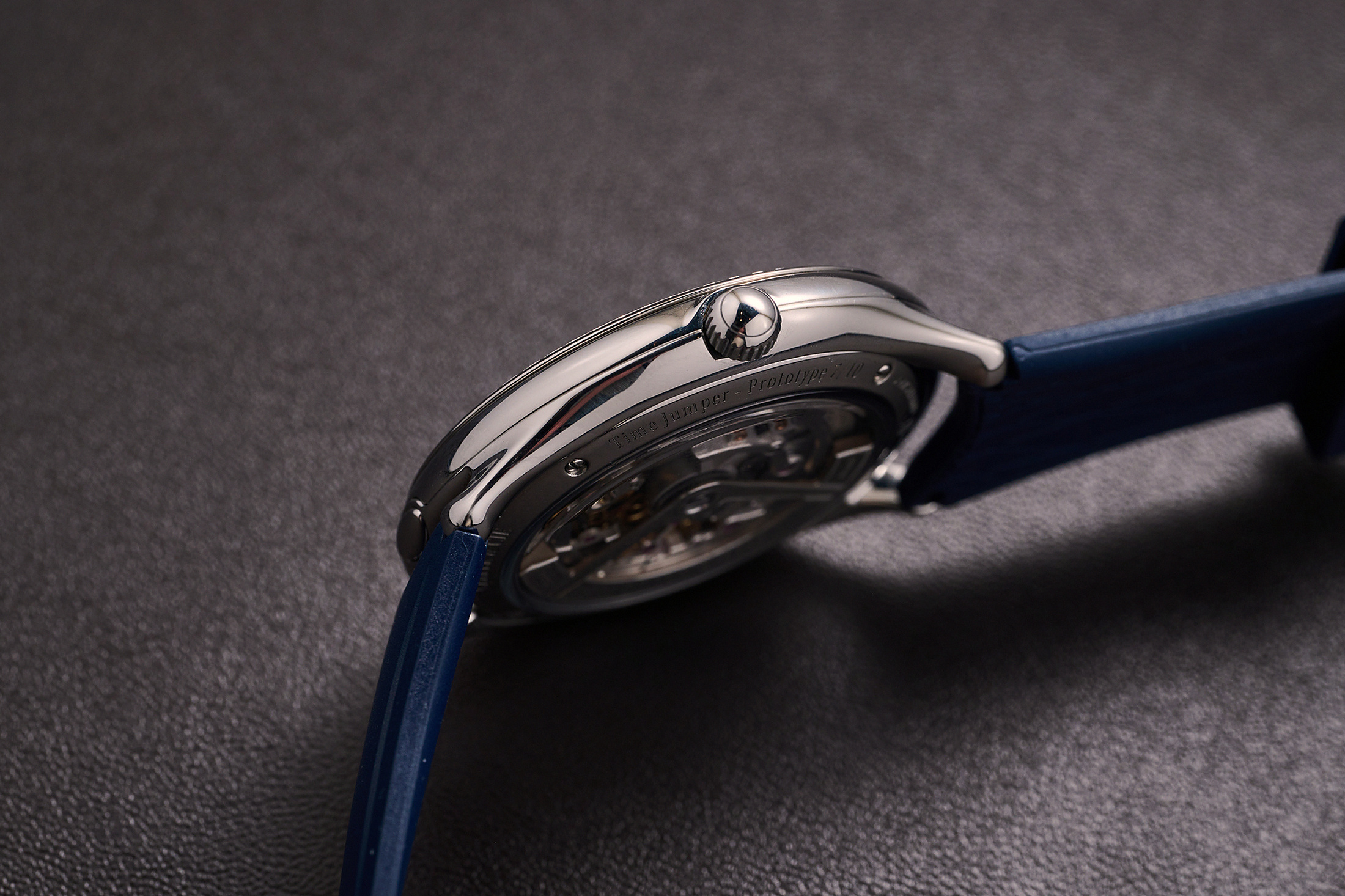 Часы Czapek Time Jumper на запястье